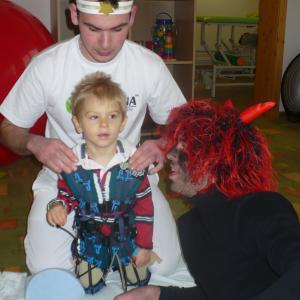 cvičím s čertom a anjelom